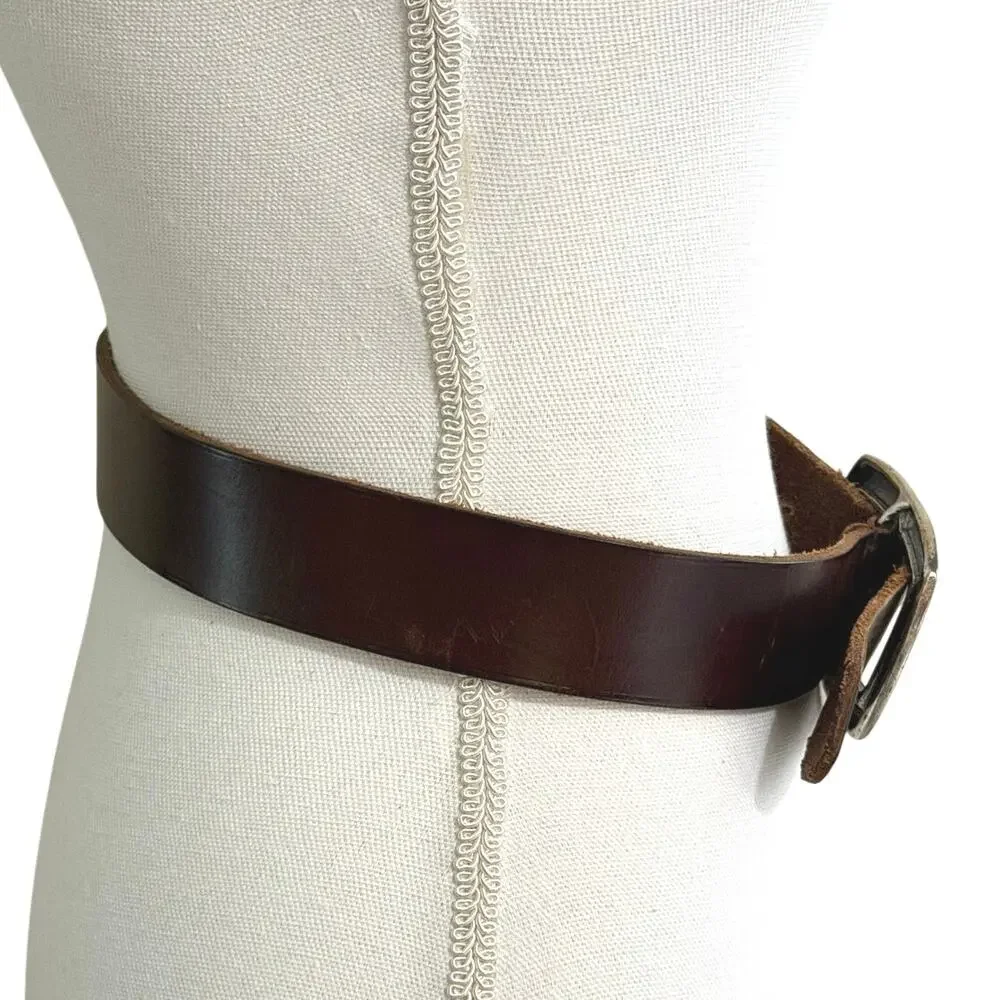 Harold’s women’s brown leather silver buckle Made in Italy belt size small